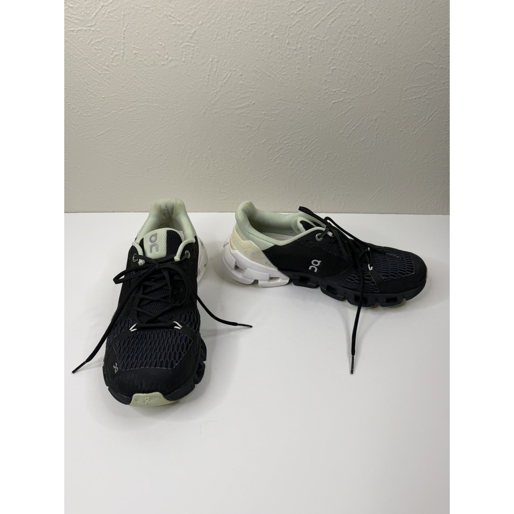 On Cloudflyer Shoes Womens Size 7 White Black Green Running CloudTec Helion - Picture 5 of 6